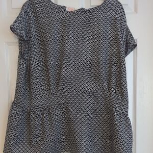 Black and White Geometric Women's Top